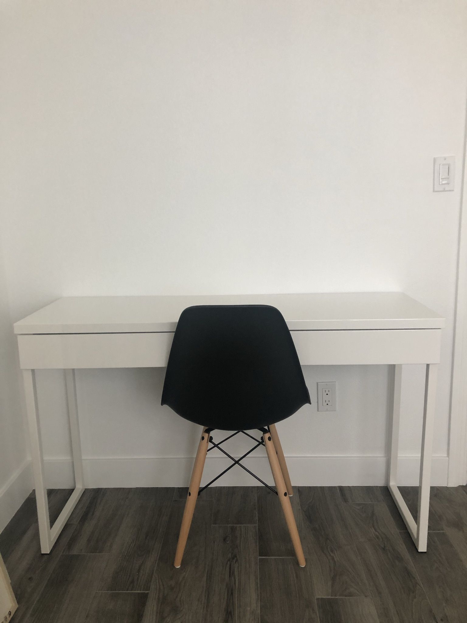 White Desk