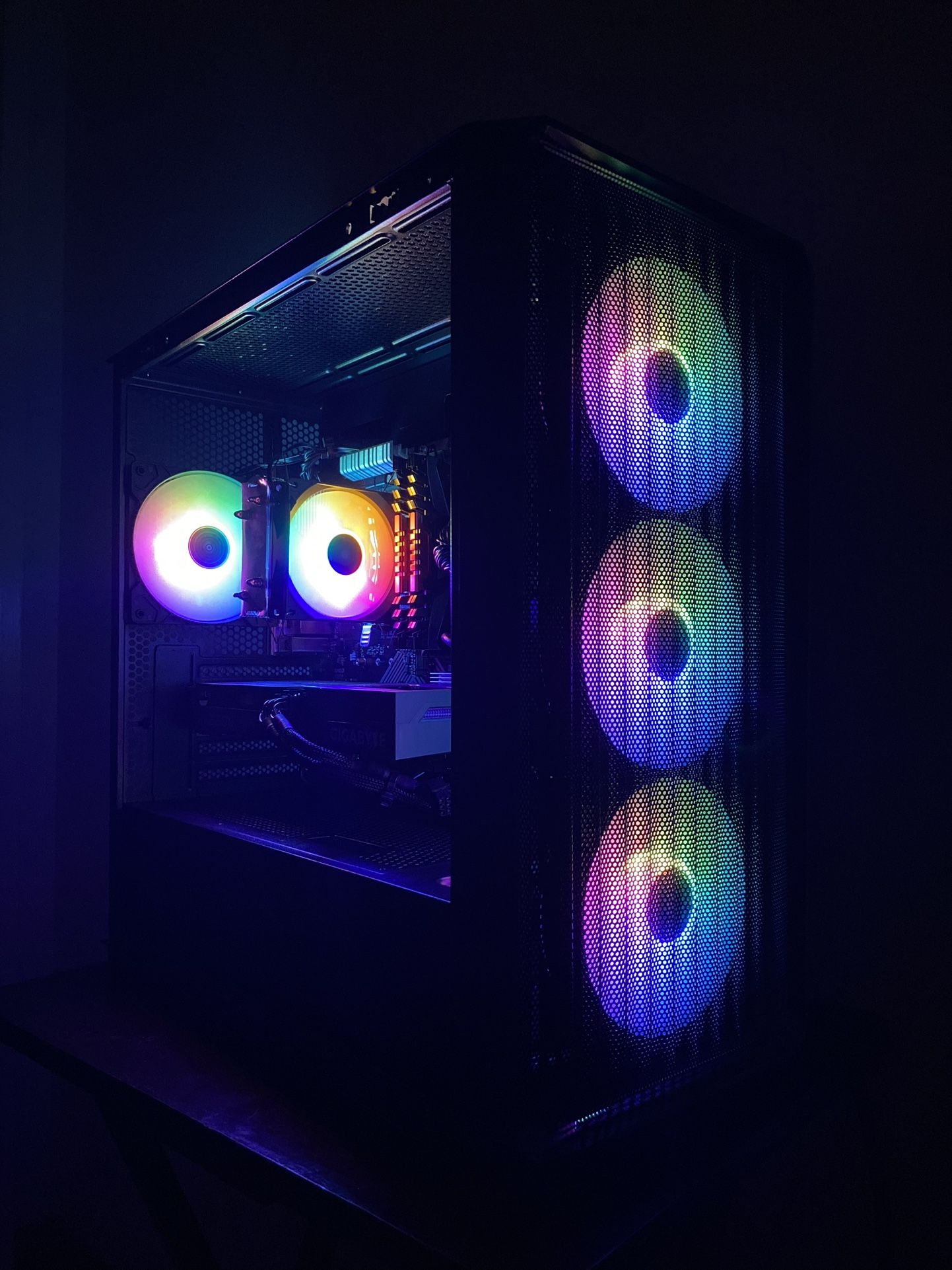 R5 5600X + RX 6600 8GB | 16GB DDR4 | 512GB NVMe SSD | ARGB