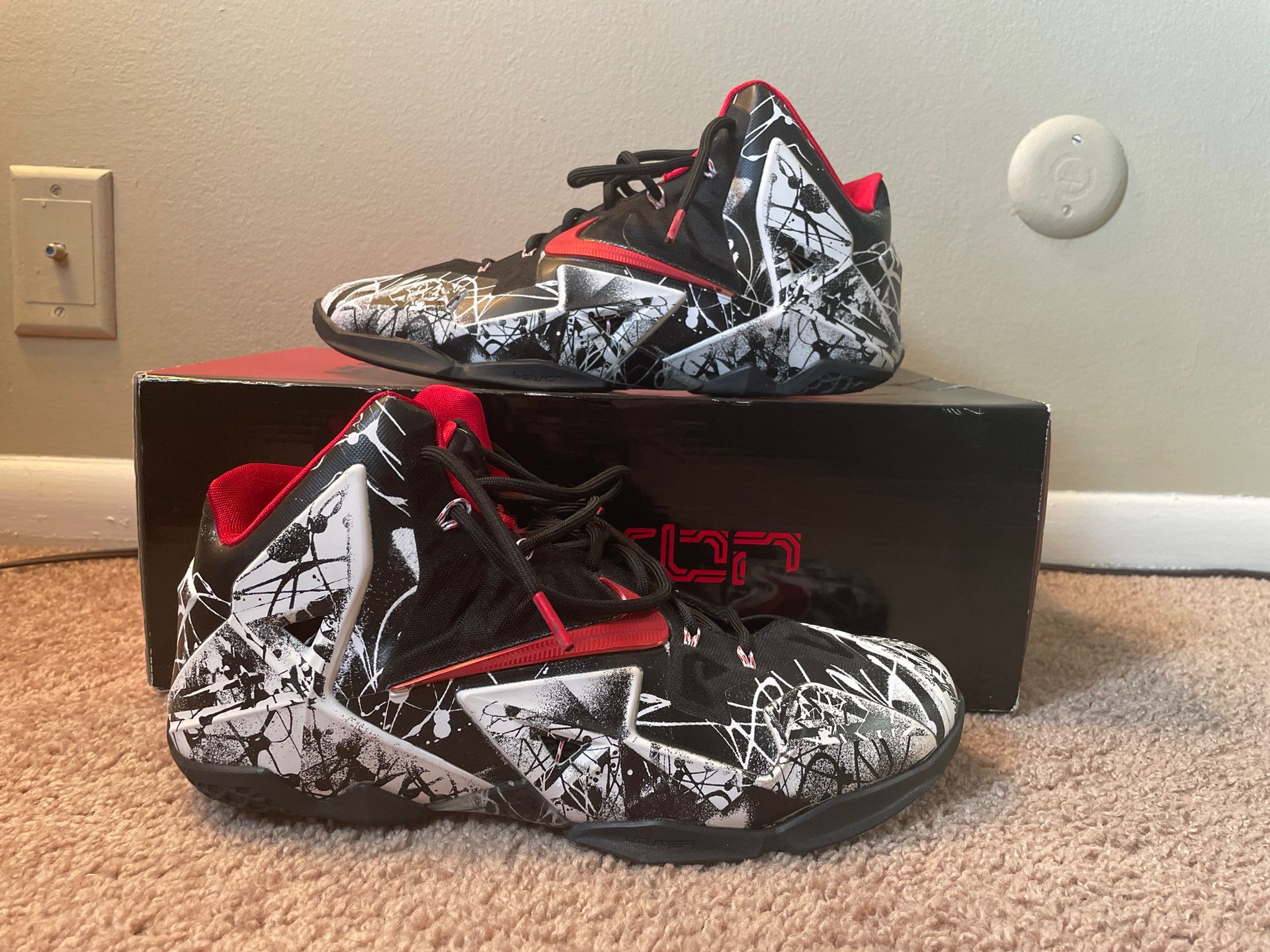 Nike LeBron 11 Graffiti