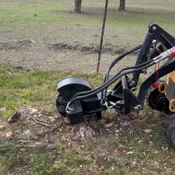 Mini skid stump grinder 