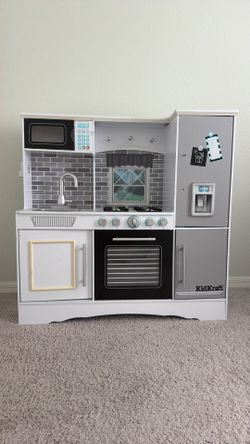 Kid Kraft Play Kitchen
