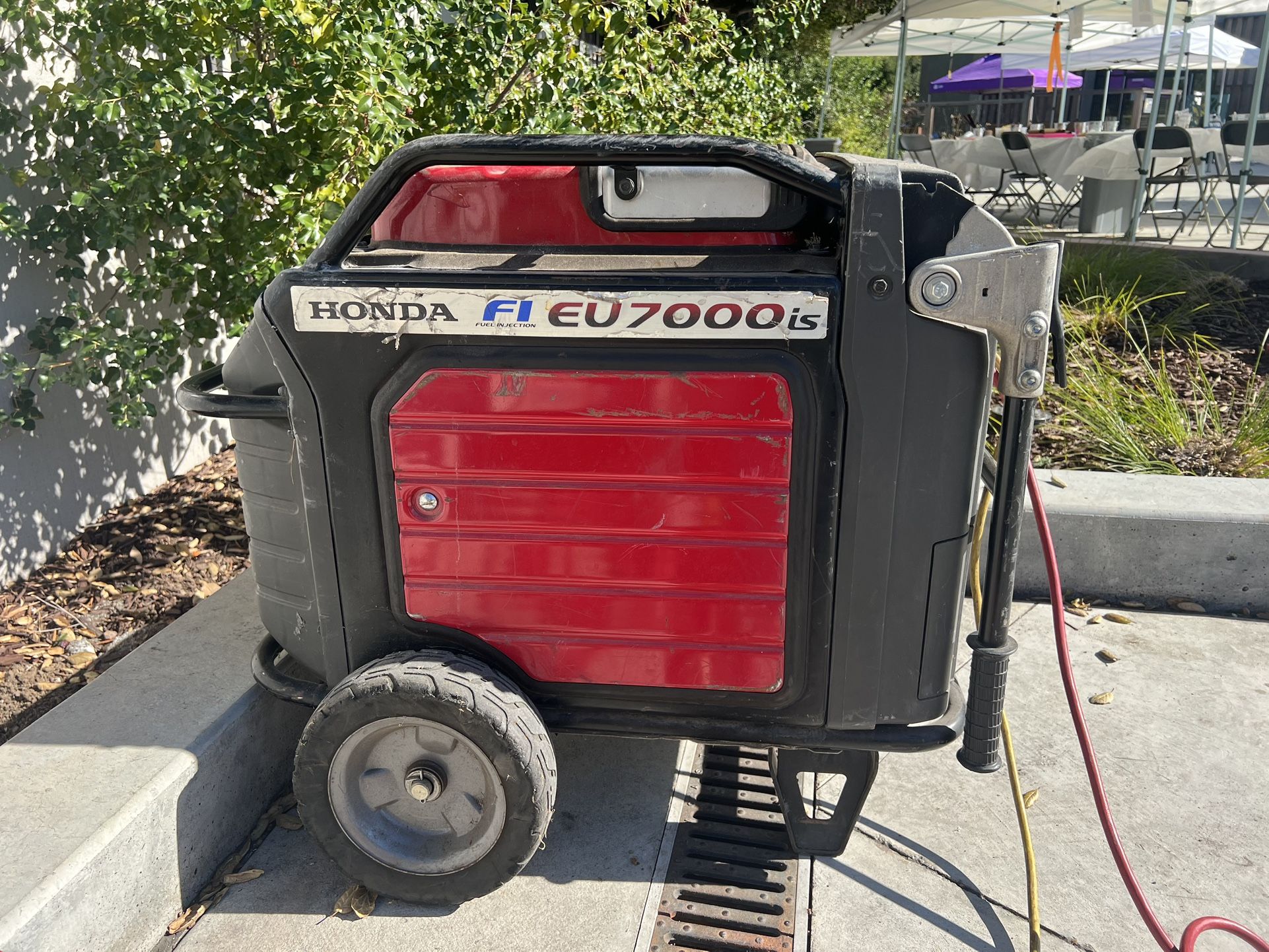 Honda Generator Super Quiet Eu7000is  Please Read 