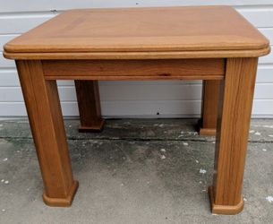 Nice, solid, and very heavy end table!