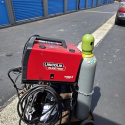 Almost New Lincoln 180 Welder. 220 Volts.