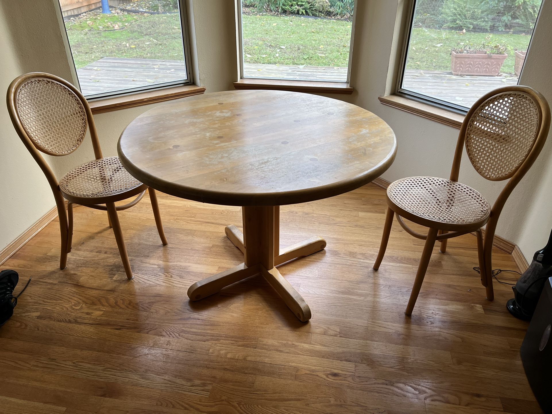 42 Inch Round Oak Table