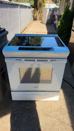 Whirlpool White Electric Range with Glass Cooktop🔥