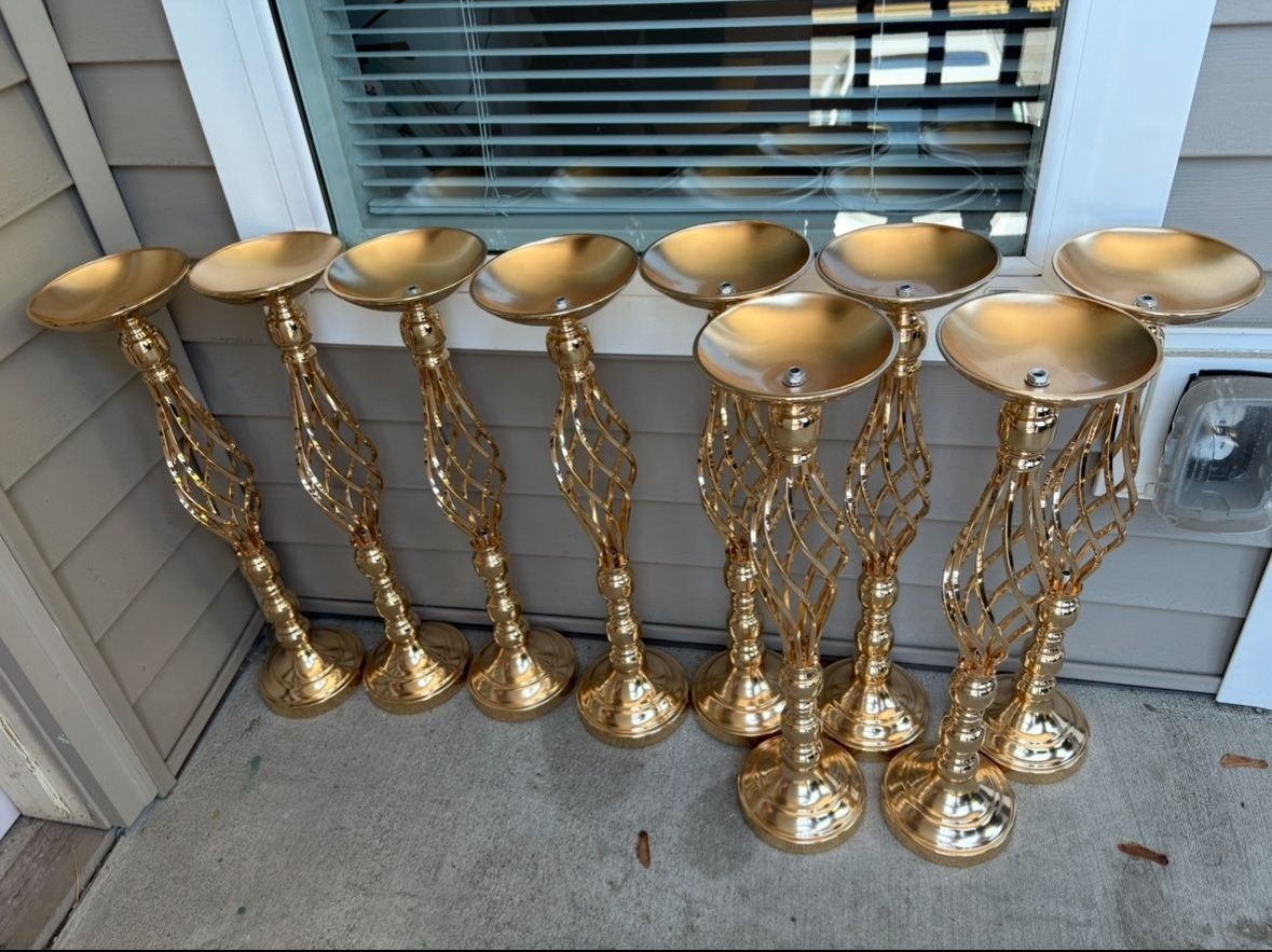 Gold Vases about 30