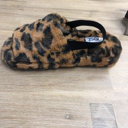 Woman's slippers