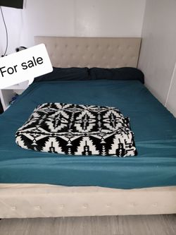 bed set with nightstands