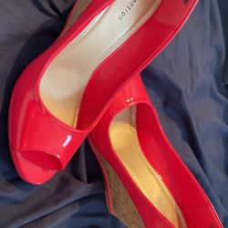Women’s Hills Size 9