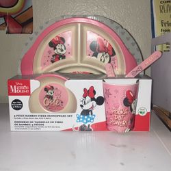 Minnie Mouse Dinnerware Set