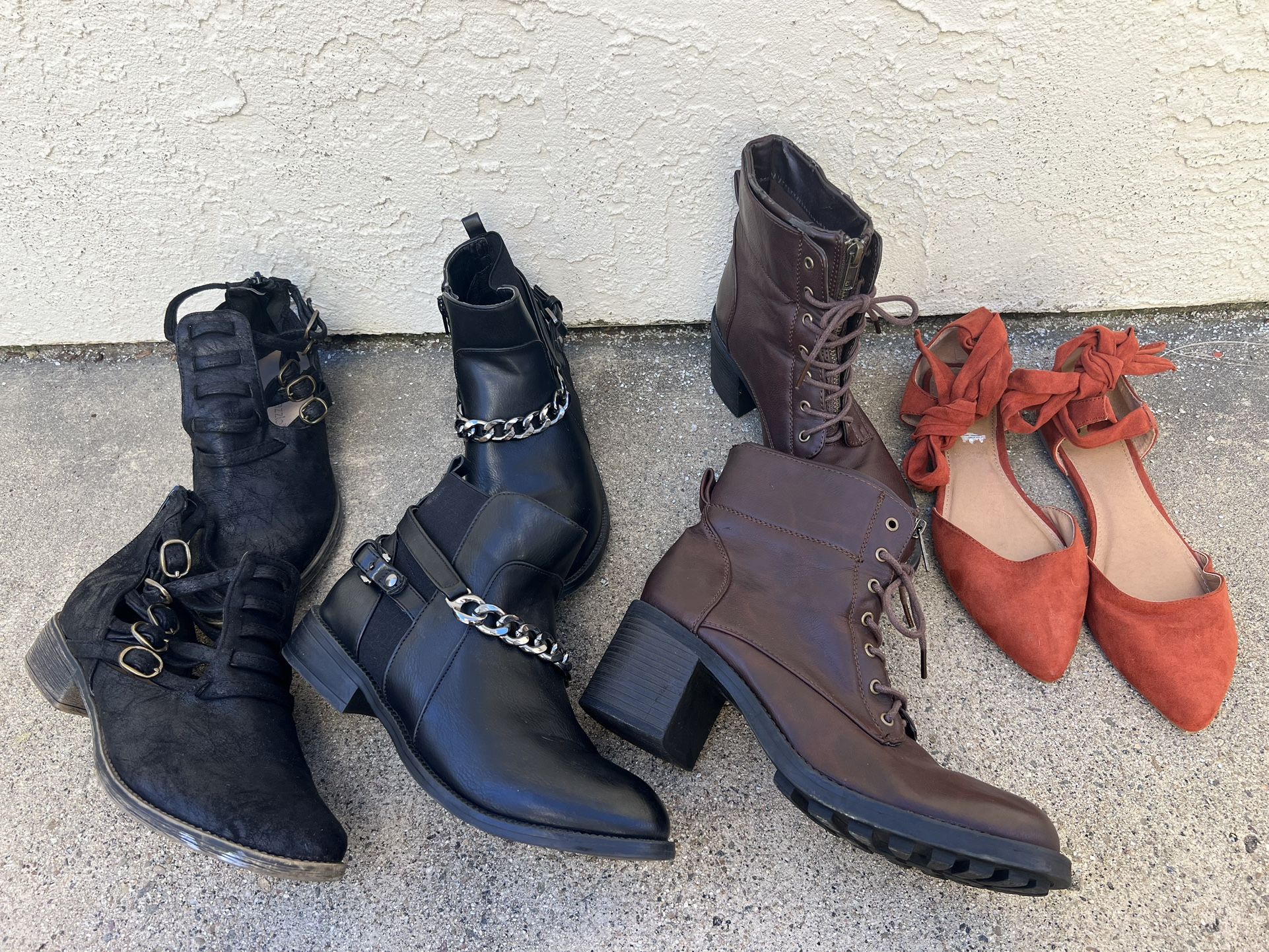Womens Size 7 / 7.5 Boots And Shoes