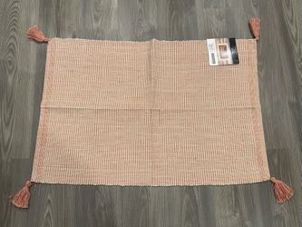 Pink Indoor/Outdoor Tassel Accent Door Mat