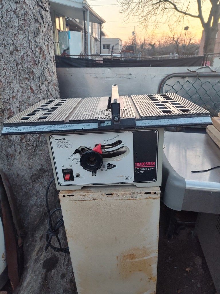 TABLE SAW TRADESMAN
