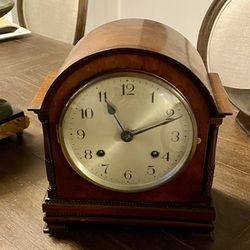 Mantle Clock In Mint Condition Dark Walnut Or Mahogany