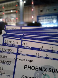 Upper deck Suns vs Kings tonight!!! Meet at venue $5 each