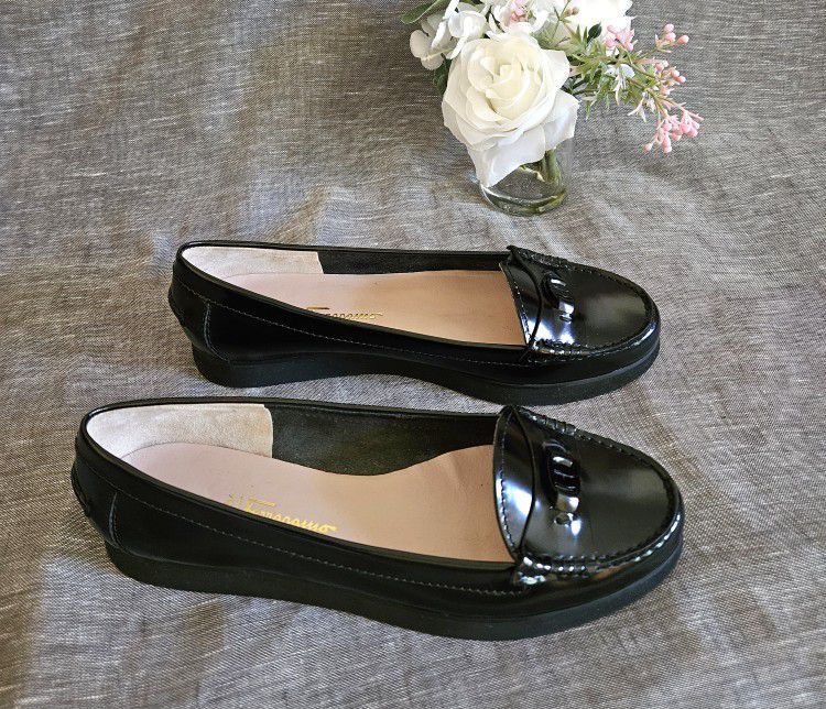 NDS Women's. Salvatore Ferragamo Black Patent Loafers Size 10 (MINT)