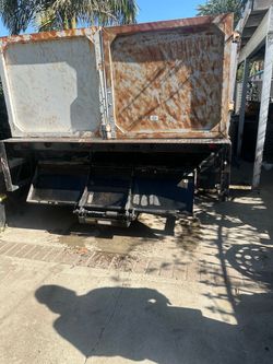 GMC Utility truck 2003 with lift gate model 3500