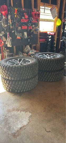 Set of 295/65r20(35x11.5r20) F-150/Expedition wheels