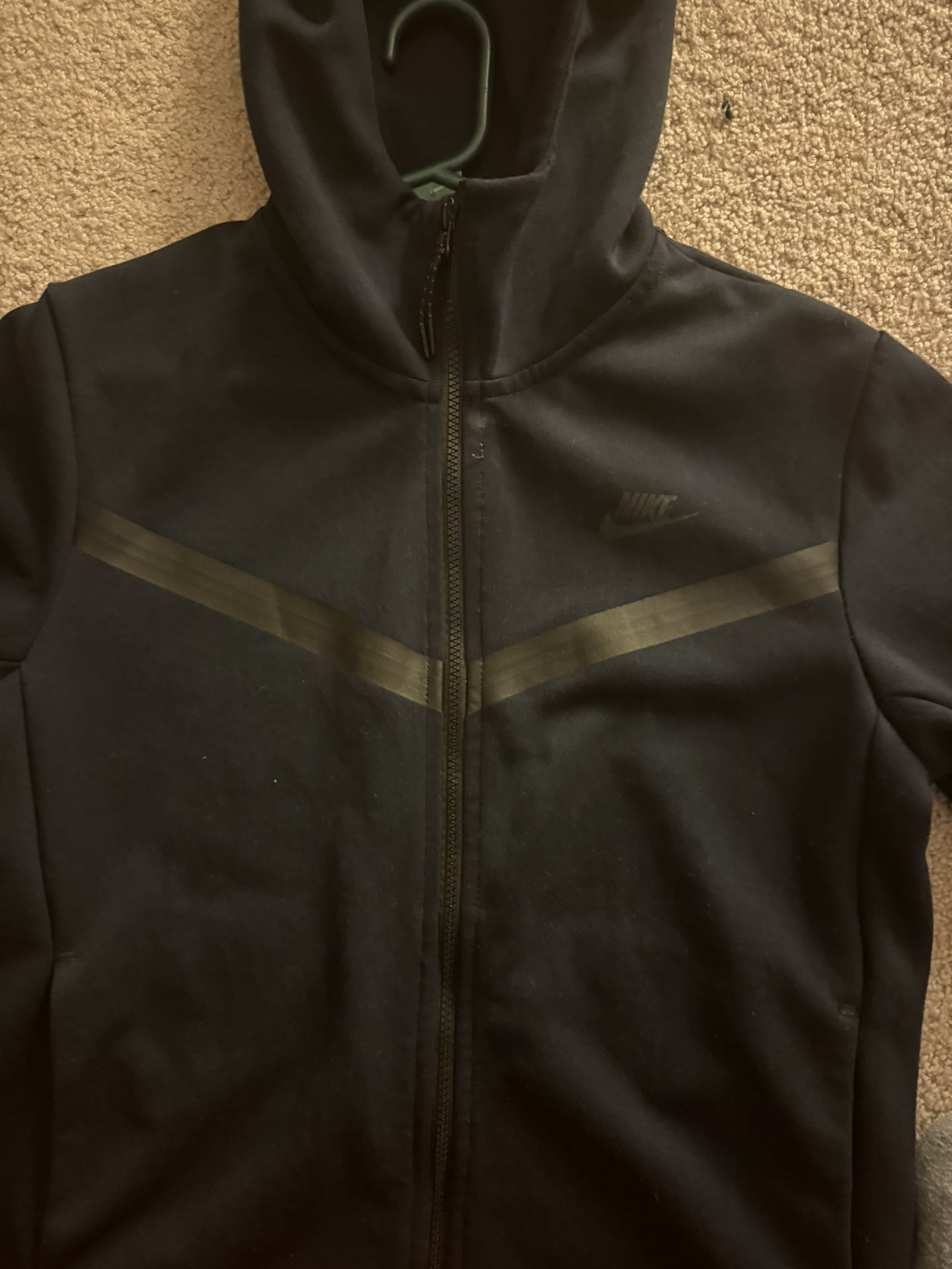 nike tech “navy blue”