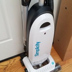 NEW  SIMPLIFICATION COMMERCIAL VACUUM  , WITH ATTACHMENTS  , AMAZING SUCTION   ,WORKS EXCELLENT   , IN THE BOX 