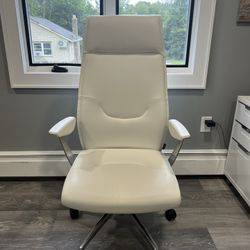 White office Chair 
