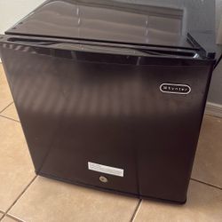 Small Fridge/Freezer