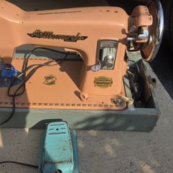 Monarch Super Delux Presicion Sewing Machine 1950's Made In Japan