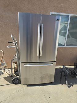 FREE NON-WORKING REFRIGERATOR