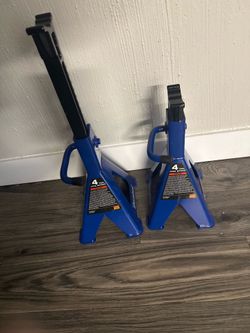 Jack stands