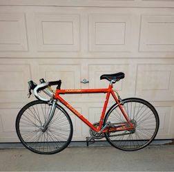 Bought this Steele Specialized Transition with 30.- euros from marktplaats. It has Shimano 600 8 speed groupset and TT shifters.