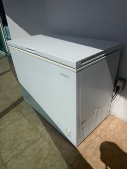 Insignia Chest Freezer