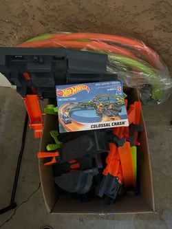 Hot Wheels Colossal Crash with Manual