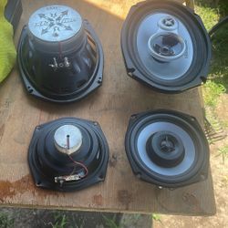 Two 6x9 XTREME And Two Speakers Door