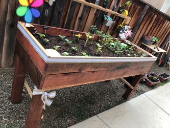 We make any size planter box you need!any sizes!