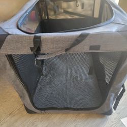 Foldable, Travel Dog Crate Excellent Condition 