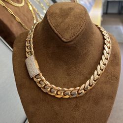Rose Gold Chock Chain 16 Inch And Diamond 