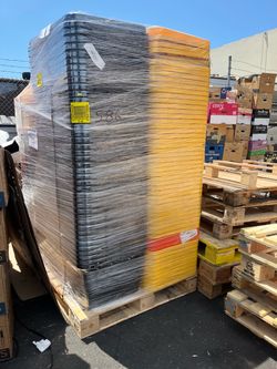 Costco 27 gallon storage containers for Sale!