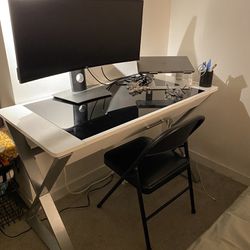 Sleek White WFH Computer Desk With Charging Port