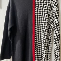 Women’s Red/White /Black Tunic Style Sweater - Vintage