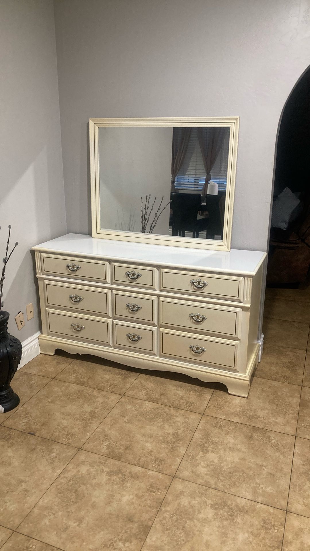 Dresser