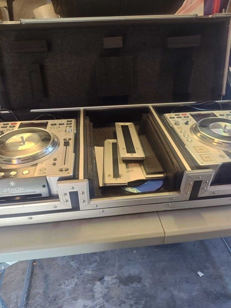 2 Denon DN S3500 With Road Ready Case