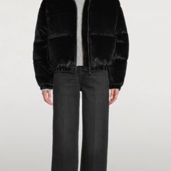 Brand New Moose Knuckles Coat For Women Size M,never Wore 