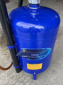 Portable 8 gallon Oil changer