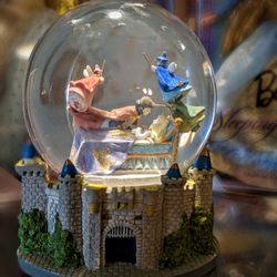 Disney Sleeping Beauty Aurora Once Upon a Dream Castle Musical Snow Globe 