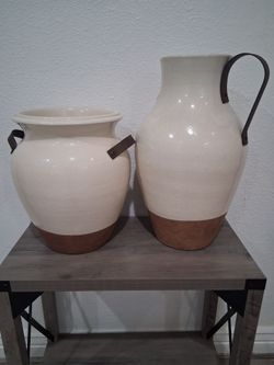 2 Decorative Vases