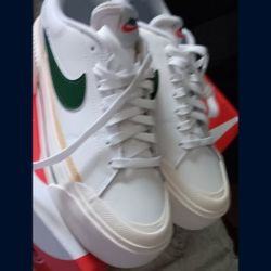 Nike Court Legacy Lift
Women's Shoes Size 8.5