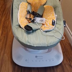 4moms Mama Roo Multi-Motion Swing With Infant Insert