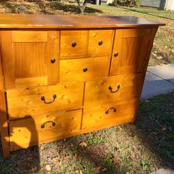 Dresser 