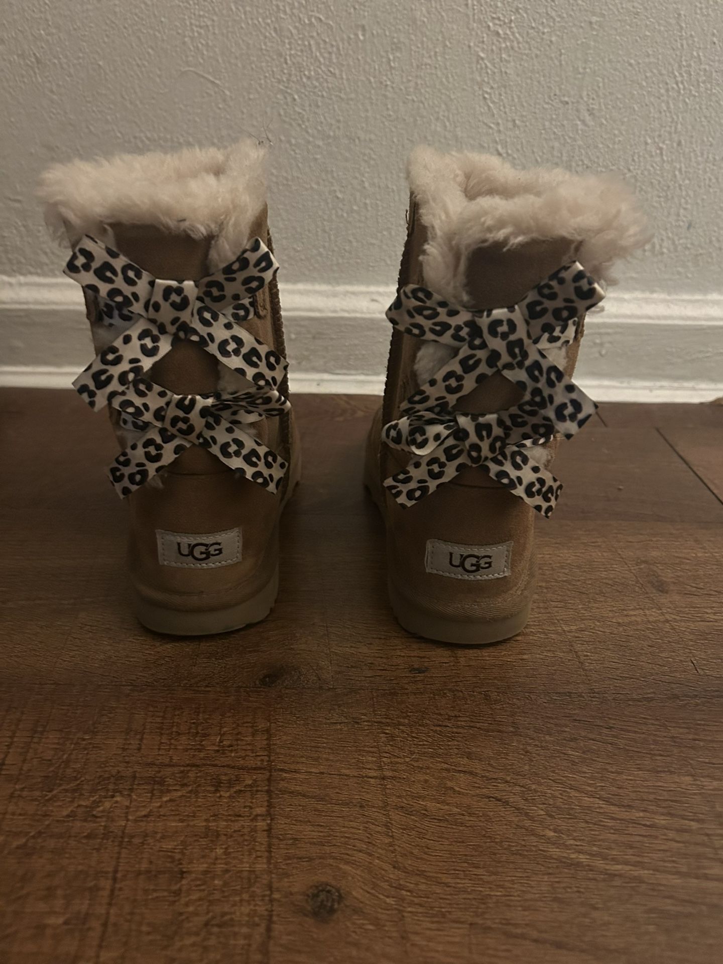 Uggs 4.5 Size 
